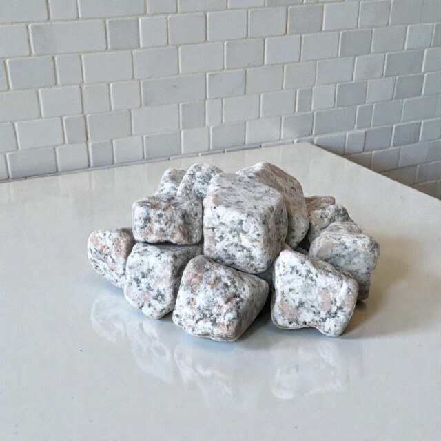 梅研本舗で販売中の『ラジウム鉱石』とは？温浴環境を整えるための天然素材